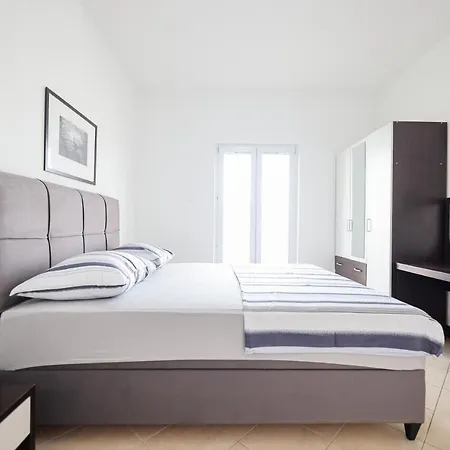 Appartement Marina Petrcane